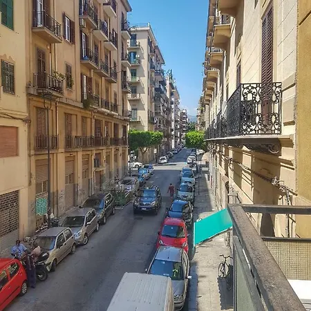 לינה וארוחת בוקר Baci Di Sicilia *
